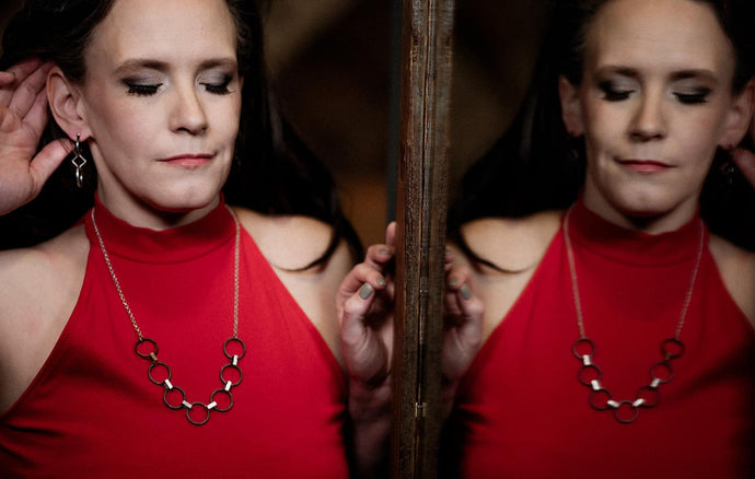 How To Choose the Right Jewelry for Your Body Type