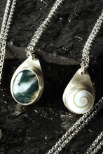 Load image into Gallery viewer, Shiva Shell Necklace