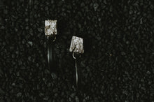 Load image into Gallery viewer, Circle Broken Earrings