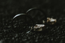 Load image into Gallery viewer, Circle Broken Earrings