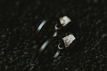 Load image into Gallery viewer, Circle Broken Earrings