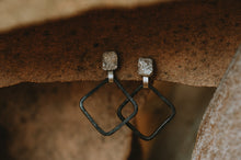 Load image into Gallery viewer, Square Broken Earrings