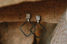 Load image into Gallery viewer, Square Broken Earrings