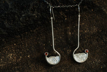 Load image into Gallery viewer, Mod silver drop earrings with garnet stone