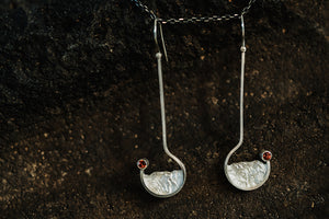 Mod silver drop earrings with garnet stone